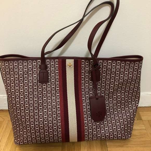 Tory Burch Handbags - Like new Tory Burch Gemini Link tote bag